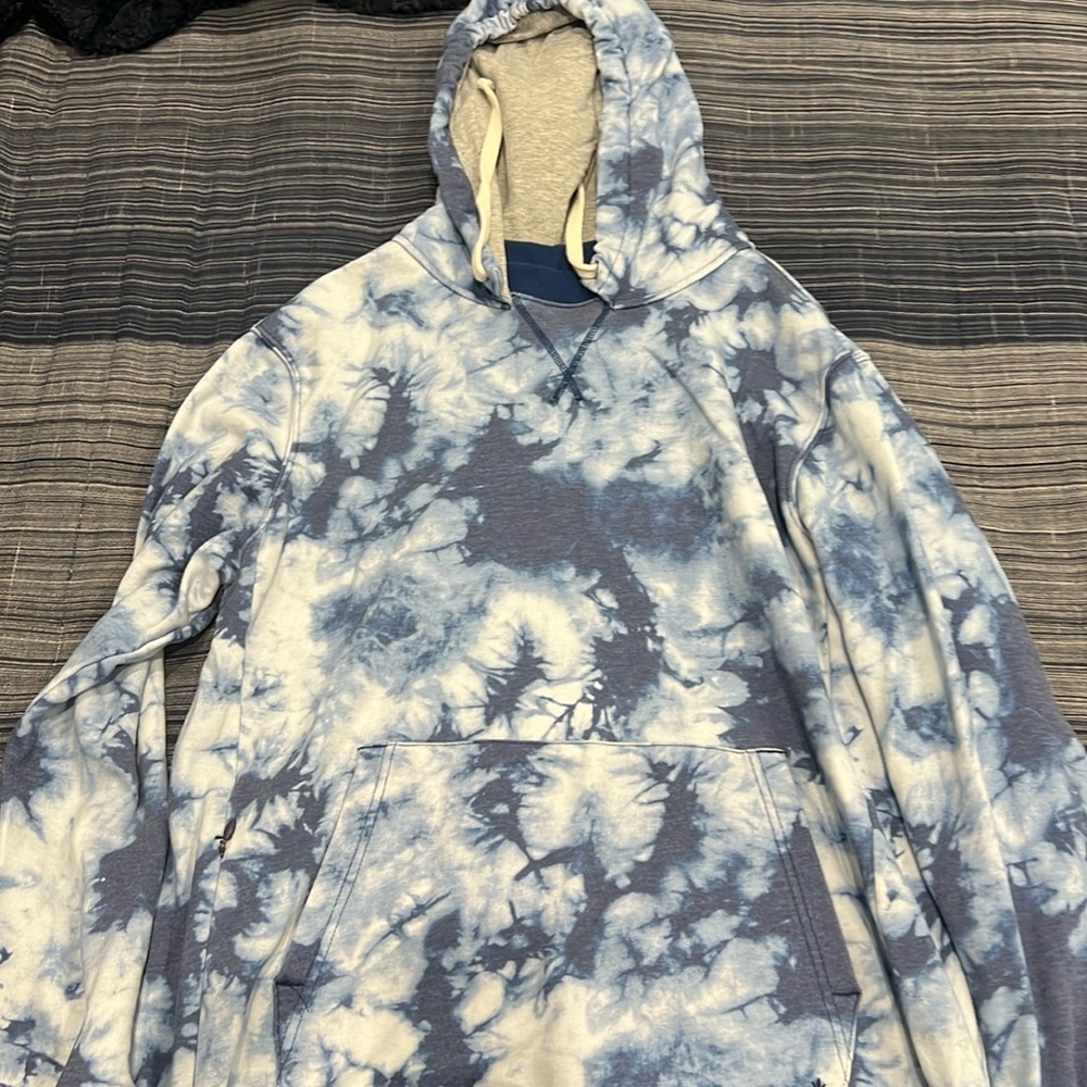 chubbies tie die sweater
